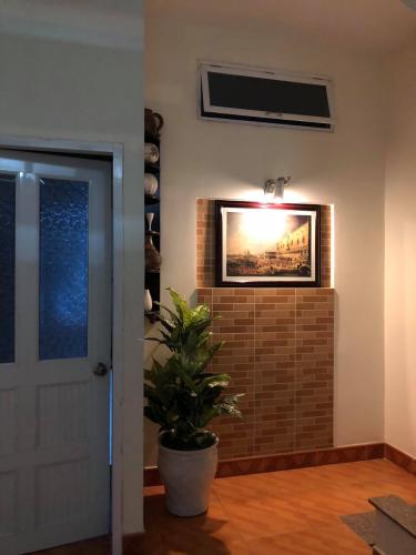 Nhà Trần Quang Diệu, quận 3 Nhà phố trung tâm quận 3, hướng Nam, nội thất đầy đủ mới.