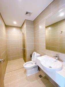 Toilet Vinhomes Grand Park Quận 9 Căn hộ Vinhomes Grand Park tầng cao lộng gió, hướng thành phố.