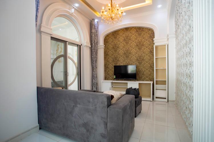 Phòng khách biệt thự Trần Não, Quận 2 Biệt thự thiết kế phong cách tân cổ điển, nội thất sang trọng.