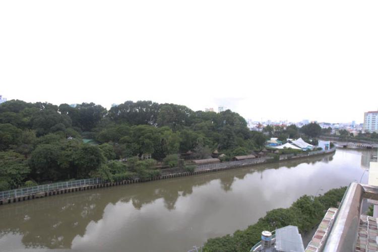 Chung cư Nguyễn Ngọc Phương - View-nhin-ve-duong-bo-ke