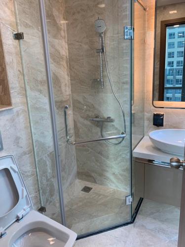 Toilet Vinhomes Central Park Căn hộ tầng cao Vinhomes Central Park hướng Tây Nam.
