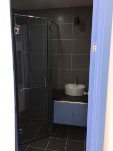 Nhà vệ sinh Saigon South Residence  Căn hộ Saigon South Residence tầng trung, đầy đủ nội thất tinh tế.