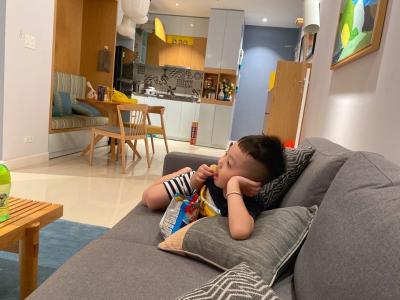 Phòng khách căn hộ The Park Residence Bán căn hộ view thành phố The Park Residence tầng cao, đầy đủ nội thất.