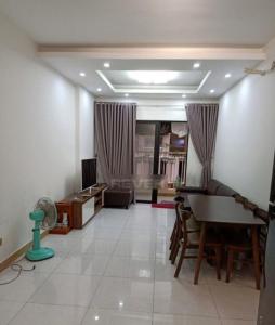 Căn hộ Era Town đầy đủ nội thất, view nội khu thoáng mát.