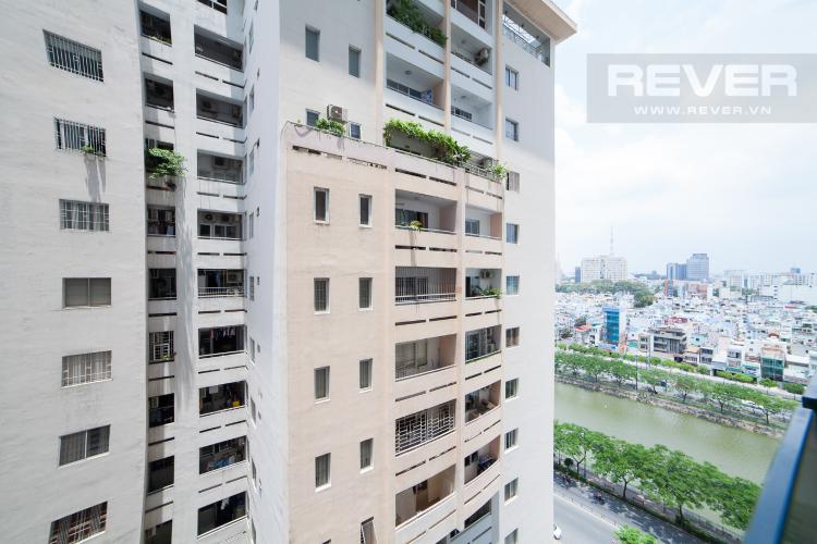 View Căn hộ The Gold View 2 phòng ngủ tầng trung A1 hướng Tây Nam