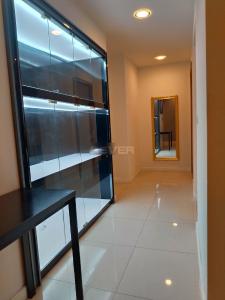 Hành lang Sunshine City Sài Gòn, Quận 7 Căn hộ Sunshine City Sài Gòn 2 phòng ngủ, đầy đủ nội thất.