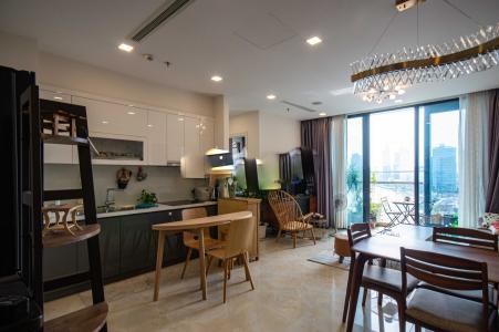 Bán căn hộ Vinhomes Golden River 2 phòng ngủ tầng trung view đẹp, diện tích 73m2