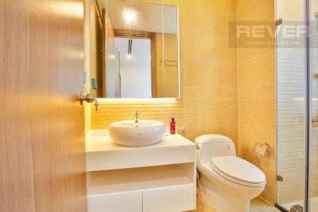 Phòng tắm 2 Căn hộ Vinhomes Central Park tầng cao Park 1 thoáng mát