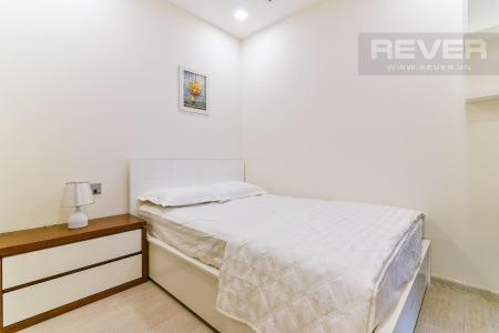 Phòng ngủ căn hộ Vinhomes Golden River Bán hoặc cho thuê officetel Vinhomes Golden River 2PN, diện tích 68m2, đầy đủ nội thất, hướng ban công Tây Nam