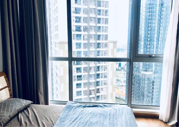 Phòng ngủ lớn căn hộ 2PN Vinhomes Central Park Cho thuê căn hộ Vinhomes Central Park thuộc tòa Park 6 tầng cao, diện tích 70m2 