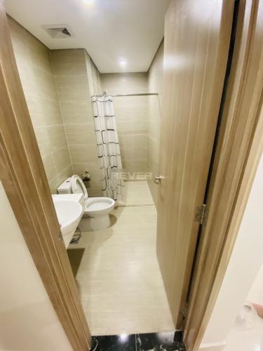 Toilet Vinhomes Grand Park Quận 9 Căn hộ Vinhomes Grand Park tầng cao, hướng Đông, view nội khu.