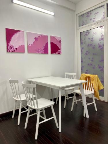 Bàn ăn  chung cư Phạm Viết Chánh Căn góc chung cư Phạm Viết Chánh, nội thất cao cấp, 2 ban công.