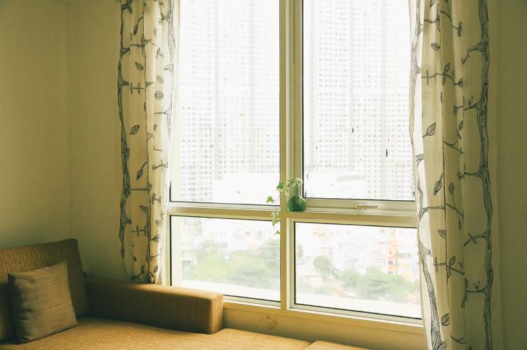 View cửa sổ The Manor Quận Bình Thạnh Căn hộ The Manor tầng thấp, ban công hướng Nam.