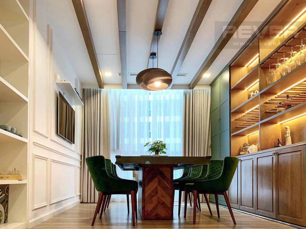 Phòng khách Bán căn hộ Vinhomes Central Park 4PN, tháp Park 4, đầy đủ nội thất sang trọng, view sông và công viên mát mẻ