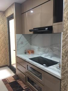 Phòng bếp Hado Centrosa Garden, Quận 10 Căn hộ tầng cao Hado Centrosa Garden view Bitexco.