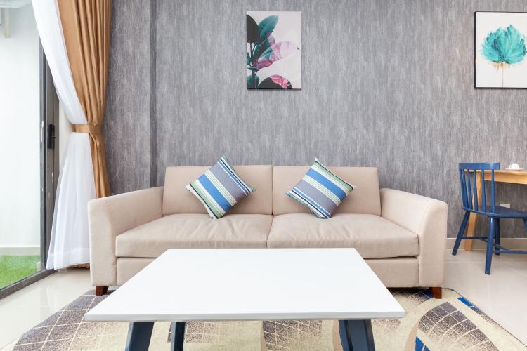 Phòng khách căn hộ The Sun Avenue Căn hộ The Sun Avenue tầng trung, view thành phố nhộn nhịp.