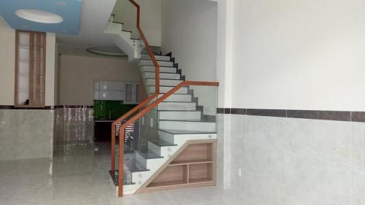 Bán nhà đường nội bộ Mỹ Hòa, Quận 2, diện tích đất 74m2, 1 trệt 3 lầu, đường ô tô vào tận nhà, nội thất cơ bản