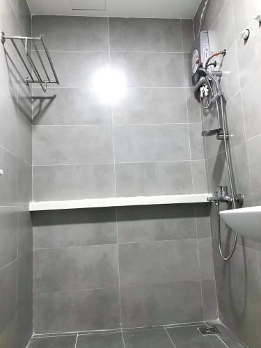 Bên trong căn hộ Topaz City Căn hộ Topaz City tầng trung, hướng nội khu yên tĩnh.