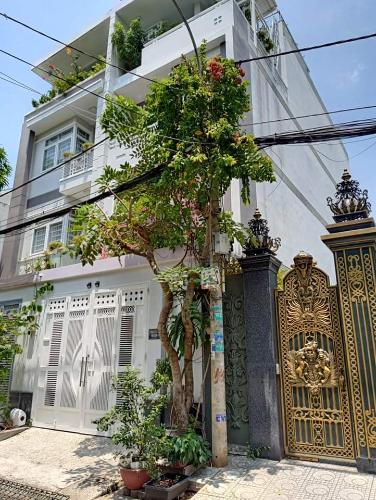 Nhà phố Nhà Bè Bán nhà cách Bệnh viện Nhà Bè hơn 500m, nội thất cơ bản.