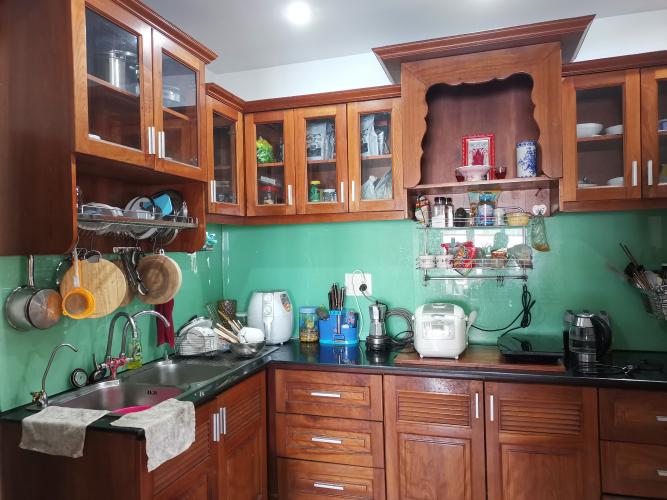 Phòng bếp chung cư Bưu Điện Quận 10 Căn hộ chung cư Bưu điện trung tâm quận 10, ban công cây xanh.