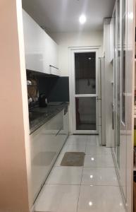 phòng bếp căn hộ city gate Căn hộ City Gate view đại lộ, nội thất đầy đủ tiện nghi.