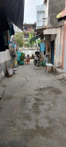 Hẻm nhà phố đường Đỗ Xuân Hợp Nhà phố hẻm Đỗ Xuân Hợp 42.3m2, nội thất đầy đủ, hướng Tây.