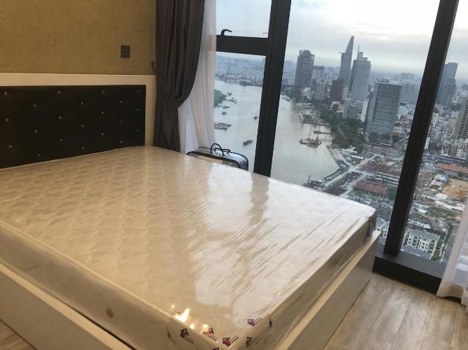 Phòng ngủ căn hộ VINHOMES GOLDEN RIVER Bán căn hộ Vinhomes Golden River 2PN, diện tích 78m2, đầy đủ nội thất, view sông Sài Gòn và Bitexco
