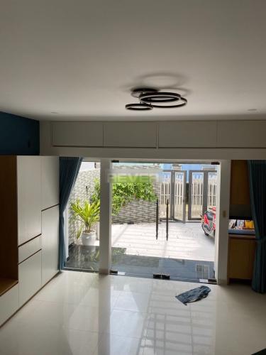 Mặt trước nhà phố Bình Trưng Tây, Quận 2 Nhà phố rộng 110m2, thiết kế hiện đại đầy đủ nội thất.