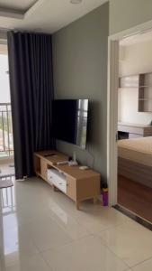 Phòng khách Saigon Mia, Bình Chánh Căn hộ Saigon Mia tầng trung, nội thất đầy đủ.