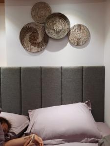 Phòng ngủ SSR Căn hộ Saigon South Residence, ban công hướng Nam, đầy đủ nội thất