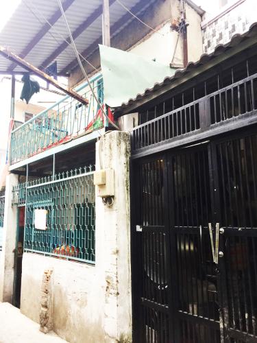 Mặt trước nhà hẻm Quận 4 Bán nhà hẻm thông đường 42, phường 4, Quận 4, sổ hồng, cách đường Khánh Hội 300m