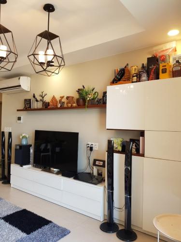 Phòng khách căn hộ THE GOLD VIEW Bán căn hộ The Gold View 2PN, tháp A, đầy đủ nội thất, view hồ bơi và kênh Bến Nghé