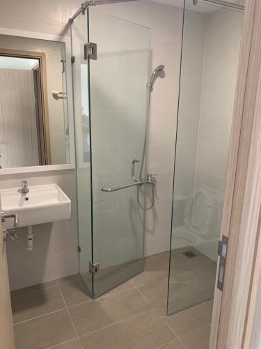 phòng tắm căn hộ Safira Khang Điền Bán căn hộ 90m2 Safira Khang Điền - cửa hướng Đông Nam