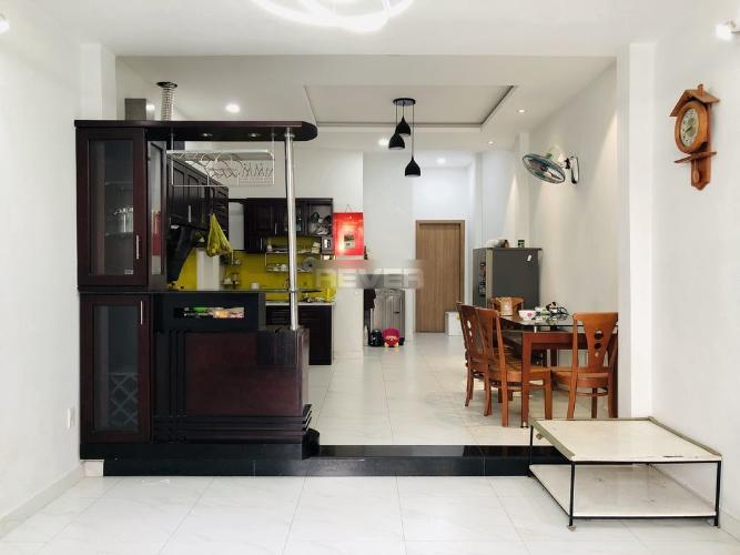 Phòng ăn nhà phố Thủ Đức Nhà phố quận Thủ Đức 80m2, đầy đủ nội thất, hẻm xe hơi.