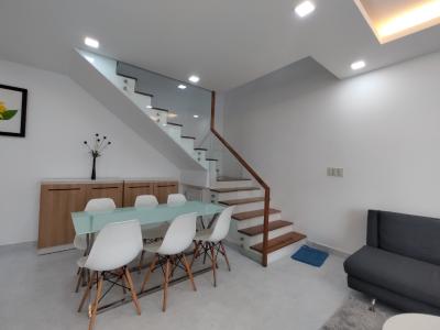 Phòng ăn duplex STAR HILL PHÚ MỸ HƯNG Bán duplex Star Hill Phú Mỹ Hưng 3PN, tầng 4 block A, đầy đủ nội thất, sổ hồng