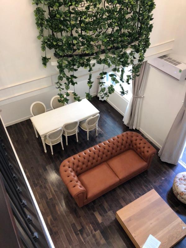 Phòng khách 2 căn hộ Vista Verde Bán căn hộ Vista Verde thuộc tháp Orchird, diện tích 140m2, gồm 4 phòng ngủ, đầy đủ nội thất cao cấp 