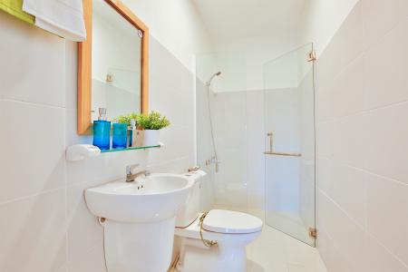 Nhà vệ sinh Topaz Home 2, Quận 9 Căn hộ Topaz Home 2 tầng trung, nội thất cơ bản.