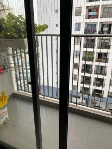 Ban công M-One Nam Sài Gòn, Quận 7 Căn hộ M-One Nam Sài Gòn tầng trung, hướng Tây Nam.