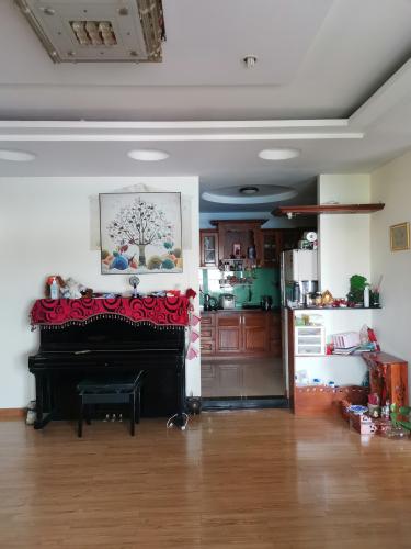 Không gian chung cư Bưu Điện Quận 10 Căn hộ chung cư Bưu điện trung tâm quận 10, ban công cây xanh.