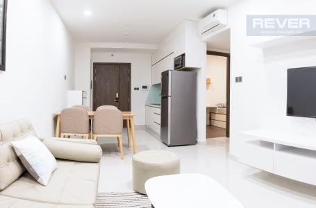 Phòng Khách Bán hoặc cho thuê căn hộ Saigon Royal 1PN, tháp A, đầy đủ nội thất, diện tích 53m2