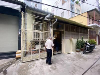 Bán nhà phố đường hẻm Nguyễn Trãi, phường Nguyễn Cư Trinh, quận 1, diện tích đất 83.5m2, sổ hồng đầy đủ.