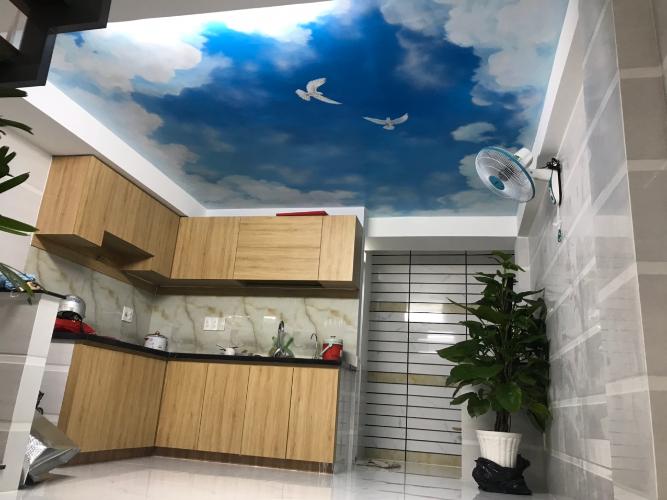 Không gian bếp nhà phố Nhà phố trung tâm Tân Phú hướng Nam, hẻm xe ba gác.