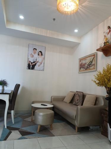 Phòng khách căn hộ Investco Babylon Tân Phú Căn hộ Investco Babylon bàn giao đầy đủ nội thất, view thành phố.