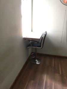 Không gian Oriental Plaza, Tân Phú Căn hộ Oriental Plaza nội thất cơ bản, ban công hướng Đông Nam.