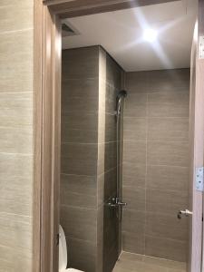 Toilet Vinhomes Grand Park Quận 9 Căn hộ Vinhomes Grand Park tầng cao, view nội khu, 3 phòng ngủ.