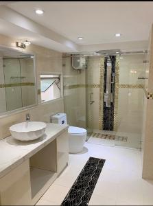 Nhà vệ sinh Phú Hoàng Anh Căn hộ Phú Hoàng Anh Lofthouse tầng cao, đầy đủ nội thất