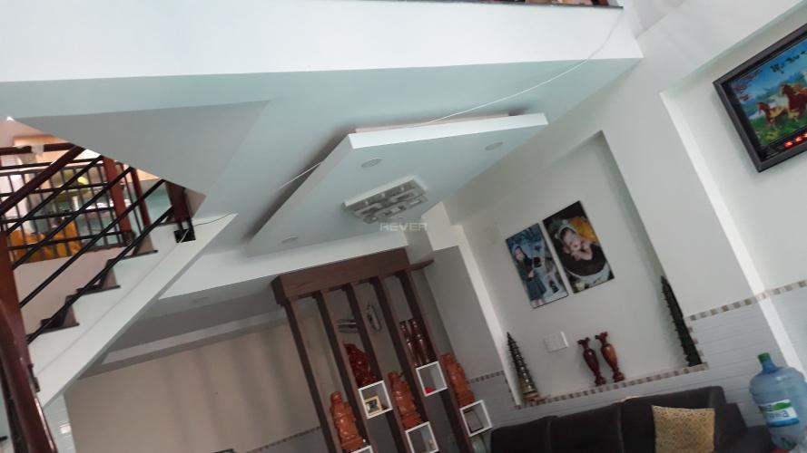 Phòng khách nhà phố Hiệp Bình Phước, Thủ Đức Nhà phố hẻm hướng Tây Bắc, đầy đủ nội thất, sổ hồng riêng.