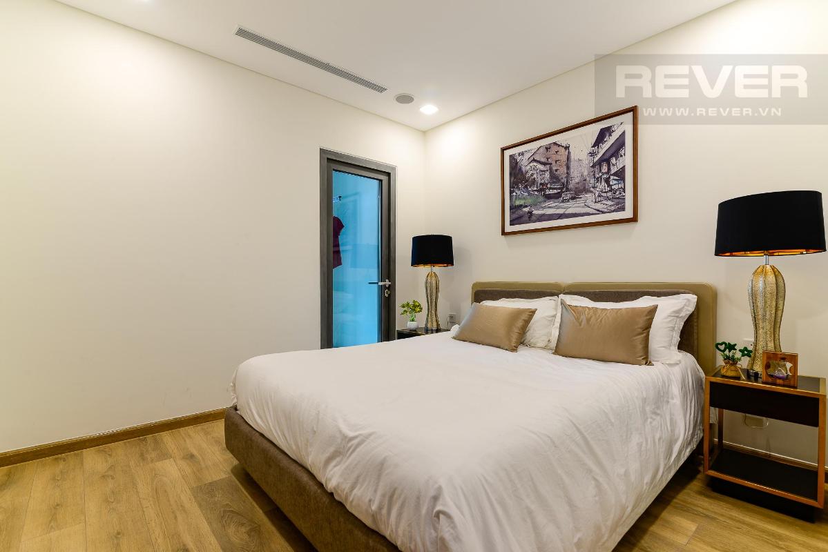 Phòng Ngủ 1 Bán hoặc cho thuê căn hộ Vinhomes Central Park 4PN, tháp Landmark 81, diện tích 164m2, đầy đủ nội thất, căn góc view thoáng