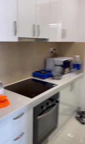 Phòng bếp Saigon Mia, Bình Chánh Căn hộ Saigon Mia tầng trung, nội thất đầy đủ.