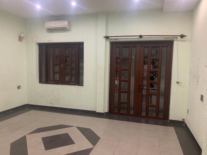 Phòng nhà phố Mai Văn Ngọc, Phú Nhuận Nhà mặt tiền Phú Nhuận, diện tích rộng, nội thất cơ bản.